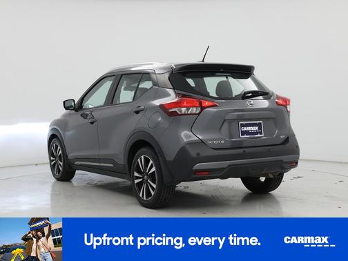 Gray 2020 Nissan Kicks SR