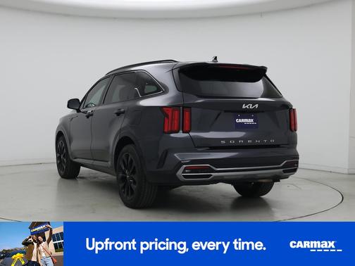 Gray 2022 Kia Sorento SX