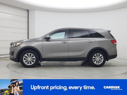 Silver 2017 Kia Sorento LX