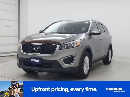 Silver 2017 Kia Sorento LX