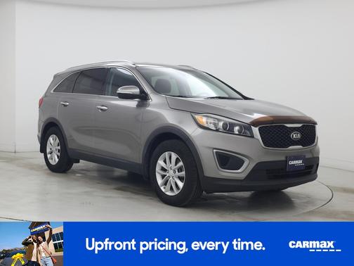 Silver 2017 Kia Sorento LX