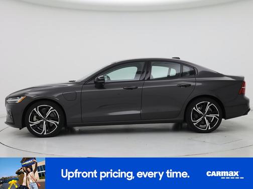2023 Volvo S60 Recharge Plug-In Hybrid T8 Plus Dark Theme