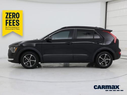 Black 2024 Kia Niro LX