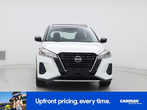 White 2022 Nissan Kicks SV