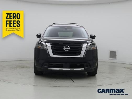 Black 2024 Nissan Pathfinder Platinum