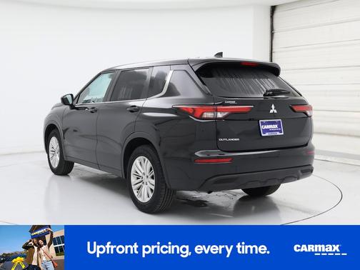 Black 2024 Mitsubishi Outlander ES