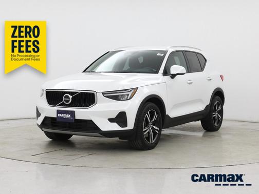 White 2023 Volvo XC40 B5 Core
