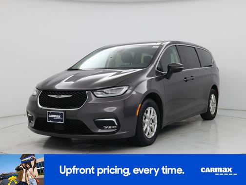 Gray 2023 Chrysler Pacifica Touring L