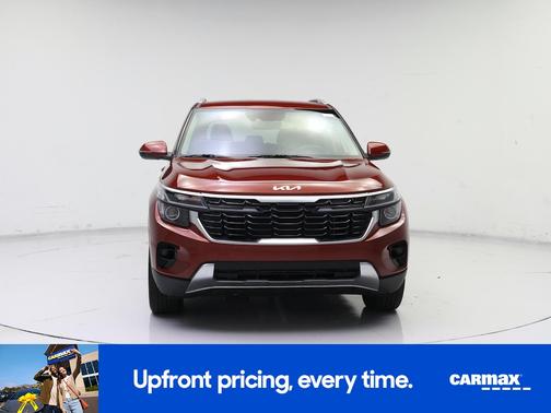 Red 2025 Kia Seltos S