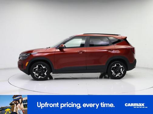 Red 2025 Kia Seltos S