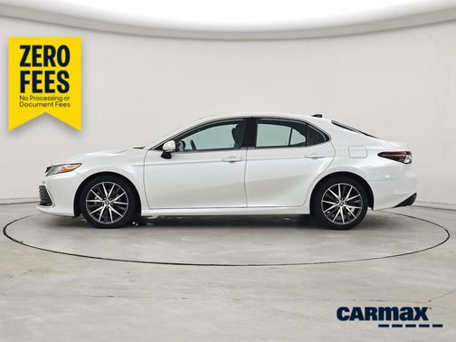 White 2022 Toyota Camry XLE