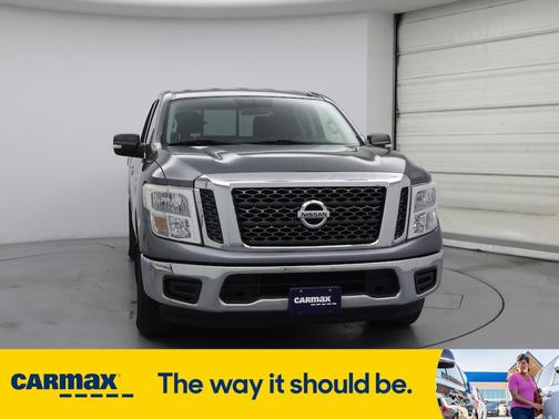 2017 Nissan Titan SV