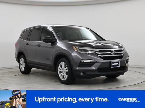 Gray 2016 Honda Pilot LX