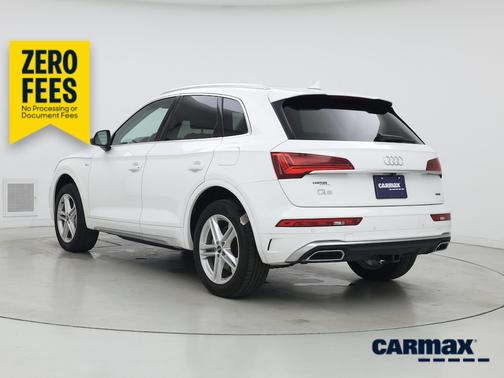 White 2023 Audi Q5 e S-Line Premium Plus