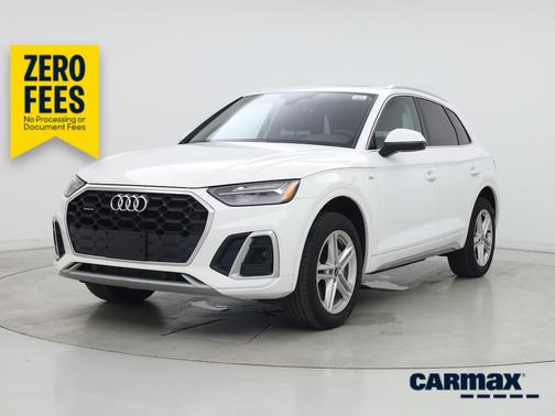 White 2023 Audi Q5 e S-Line Premium Plus