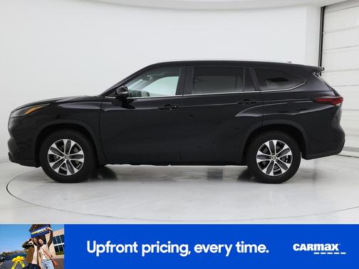 Black 2024 Toyota Highlander XLE