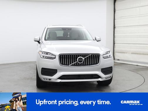 2022 Volvo XC90 T5 Momentum