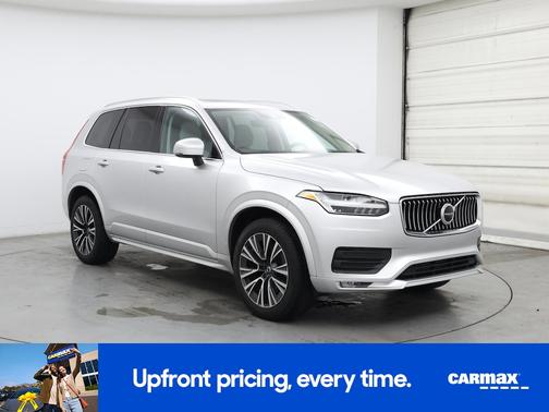 2022 Volvo XC90 T5 Momentum