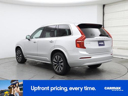 2022 Volvo XC90 T5 Momentum