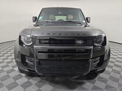 Santorini Black Metallic 2026 Land Rover Defender V8
