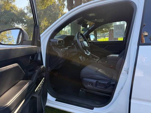 2024 Toyota Tacoma SR