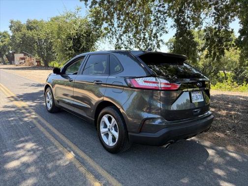 2020 Ford Edge SE