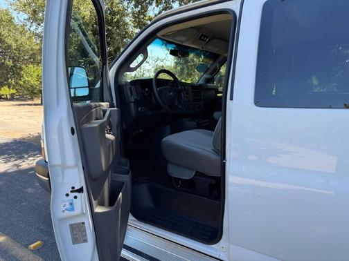 2016 Chevrolet Express 3500 LT