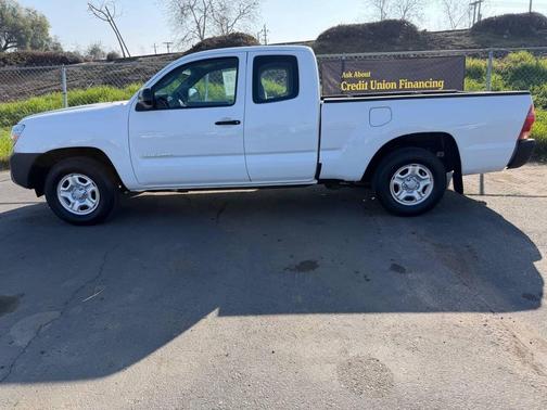 2013 Toyota Tacoma Base