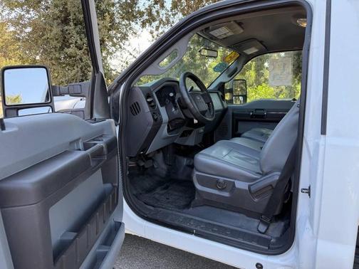 2013 Ford F-250 4X2 2dr Regular Cab 137 in. WB