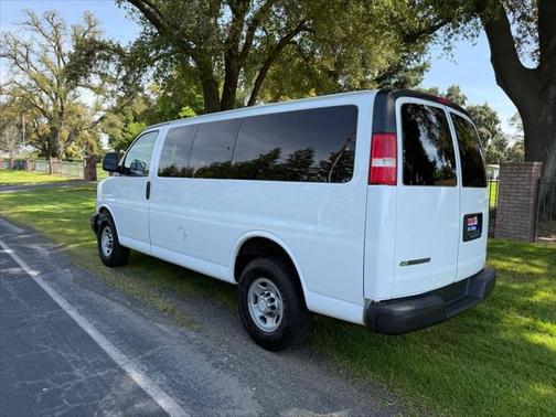 2017 Chevrolet Express 2500 LS