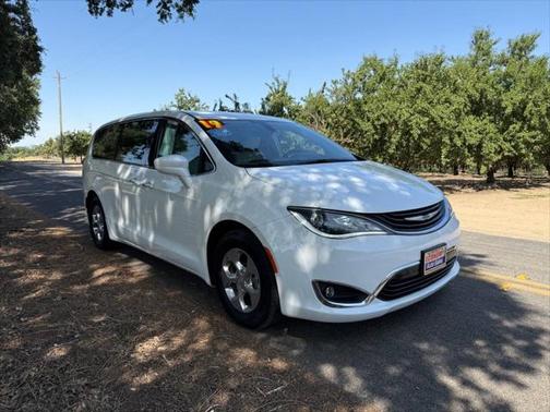 2019 Chrysler Pacifica Hybrid Touring Plus