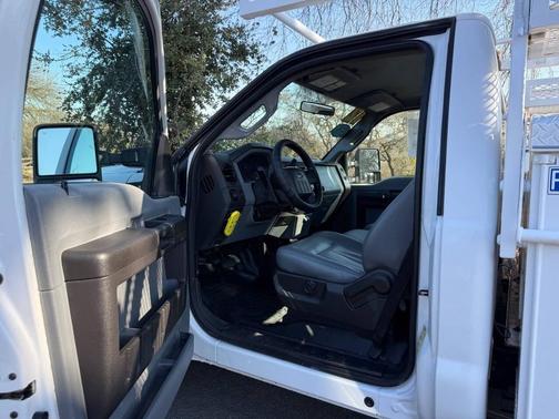 2012 Ford F-250 4X2 2dr Regular Cab 137 in. WB