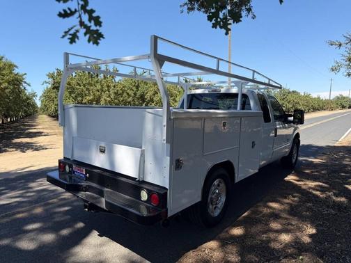 2015 Ford F-250 4X2 4dr SuperCab 141.8 158 in. WB