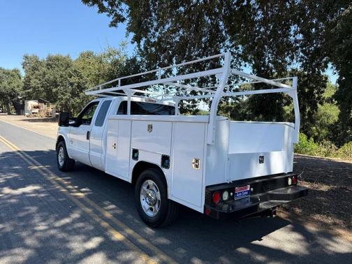 2015 Ford F-250 4X2 4dr SuperCab 141.8 158 in. WB