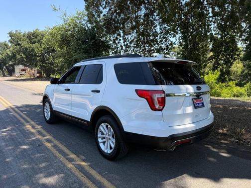 Oxford White 2016 Ford Explorer Base