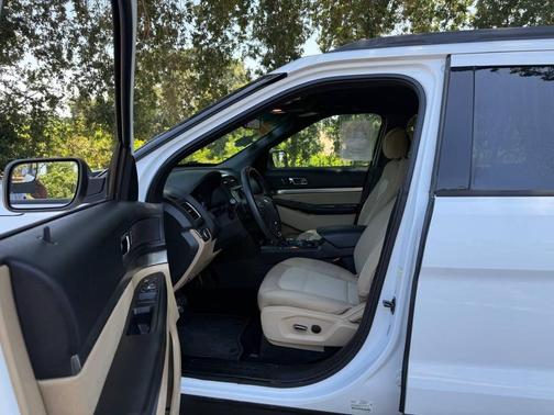 Oxford White 2016 Ford Explorer Base