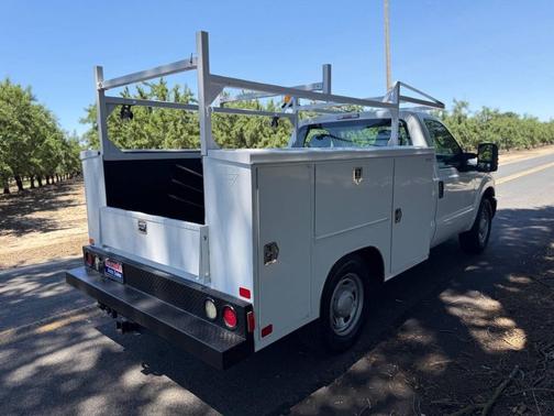 Oxford White 2013 Ford F-250 4X2 2dr Regular Cab 137 in. WB