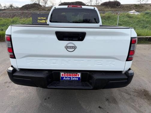 2024 Nissan Frontier S