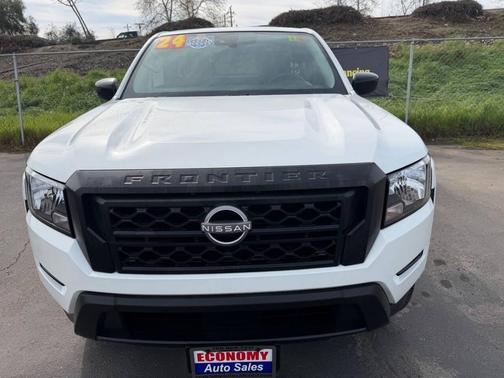 2024 Nissan Frontier S