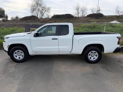 2024 Nissan Frontier S