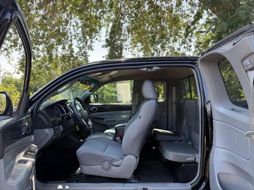 2014 Toyota Tacoma Base