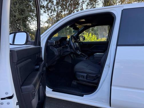 2024 Toyota Tacoma SR