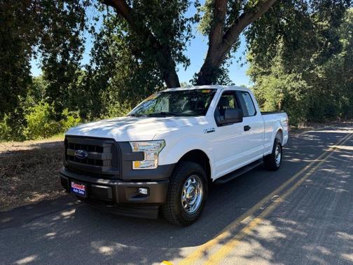Oxford White 2017 Ford F-150 XL