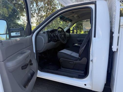 Summit White 2009 Chevrolet Silverado 3500 H/D