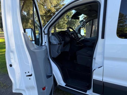 2017 Ford Transit-150 XL