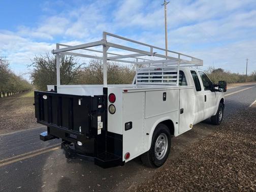 2015 Ford F-250 4X2 4dr SuperCab 141.8 158 in. WB