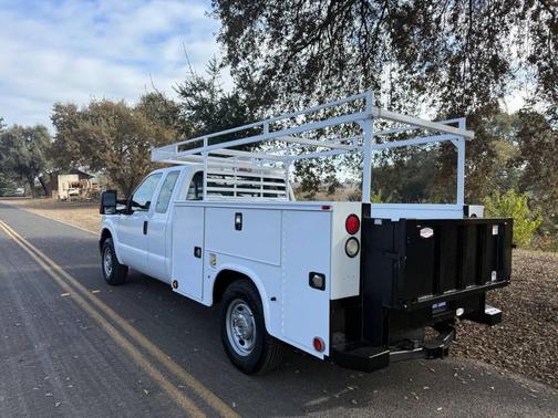 2015 Ford F-250 4X2 4dr SuperCab 141.8 158 in. WB