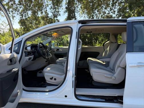 2019 Chrysler Pacifica Hybrid Touring Plus