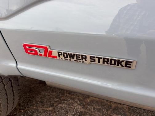 2025 Ford F-350 PLATINUM