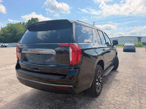 Black 2024 GMC Yukon AT4